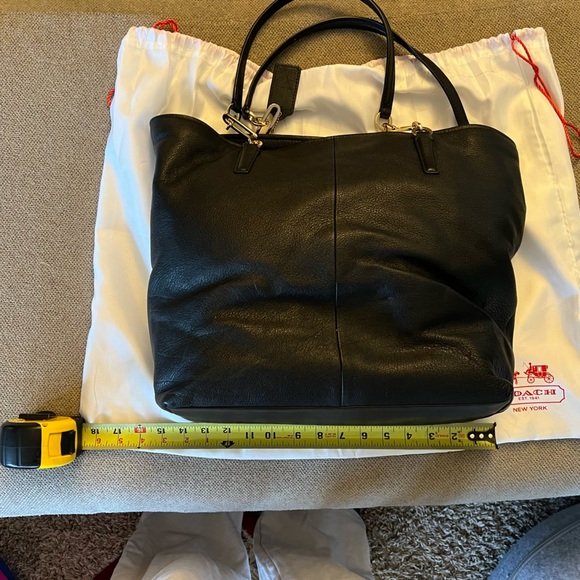 Coach tote - Picture 2 of 3